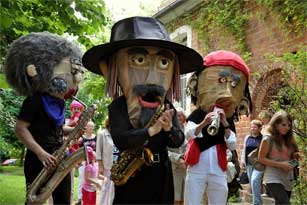 Sax Puppets - Musik Walk Act und Mobile Band Berlin