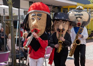 Sax Puppets beim Jazzhopping in Dinslaken, Foto: Sabine Saradevi Knappheide